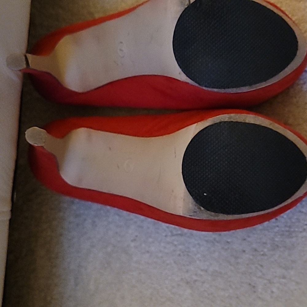 Shoe - Picture 3 of 3